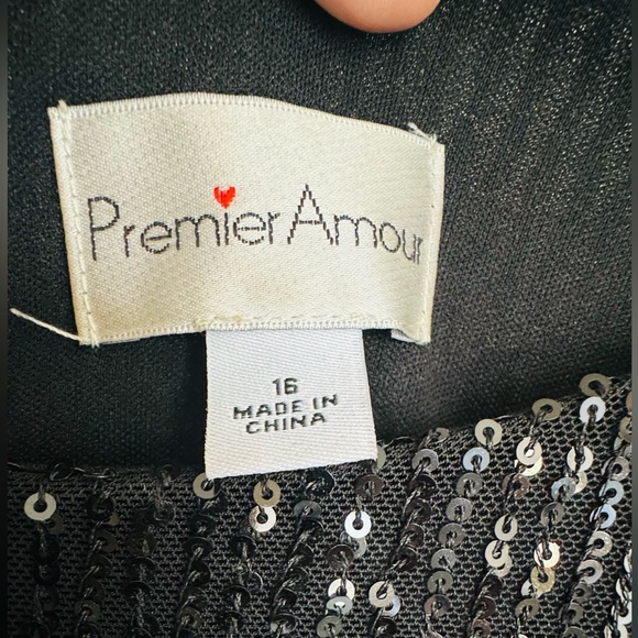 Beautiful Black Sparkle Sequins Dress. - Picture 4 of 5